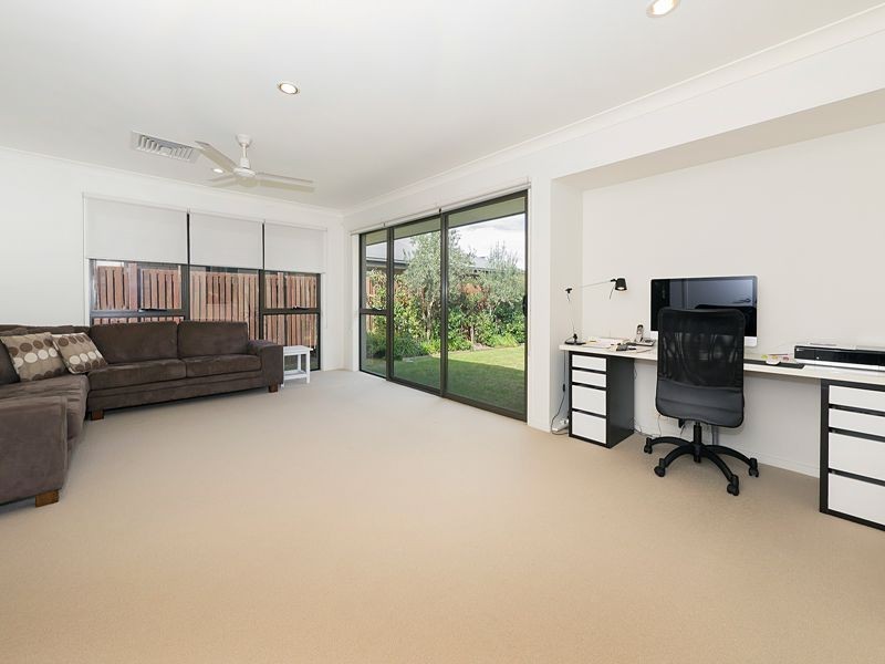 12 Sanctuary Way, Moggill QLD 4070