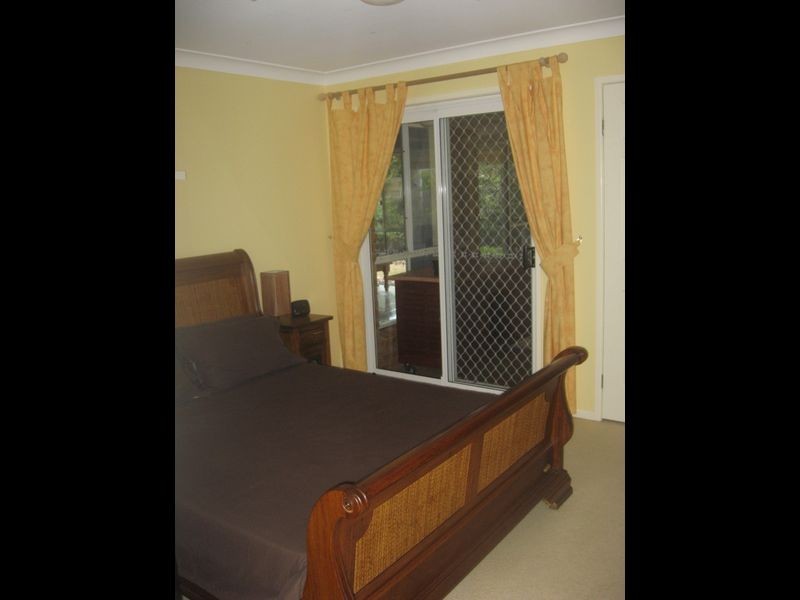 10 Taralye Place, Chapel Hill QLD 4069