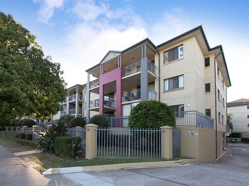 86/300 Sir Fred Schonell Drive, St Lucia QLD 4067