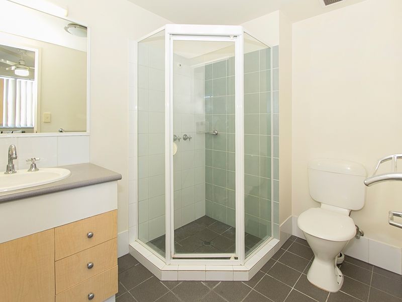 86/300 Sir Fred Schonell Drive, St Lucia QLD 4067