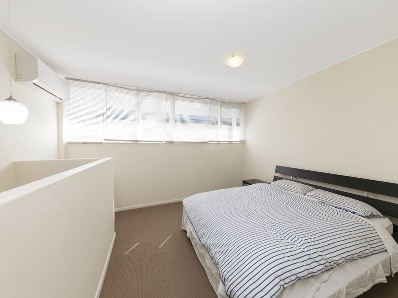 2/59 Sandford Street, St Lucia QLD 4067