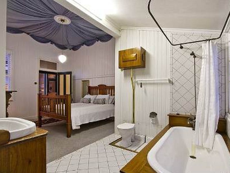 130 Airlie Road, Pullenvale QLD 4069