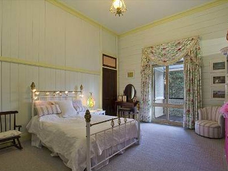 130 Airlie Road, Pullenvale QLD 4069