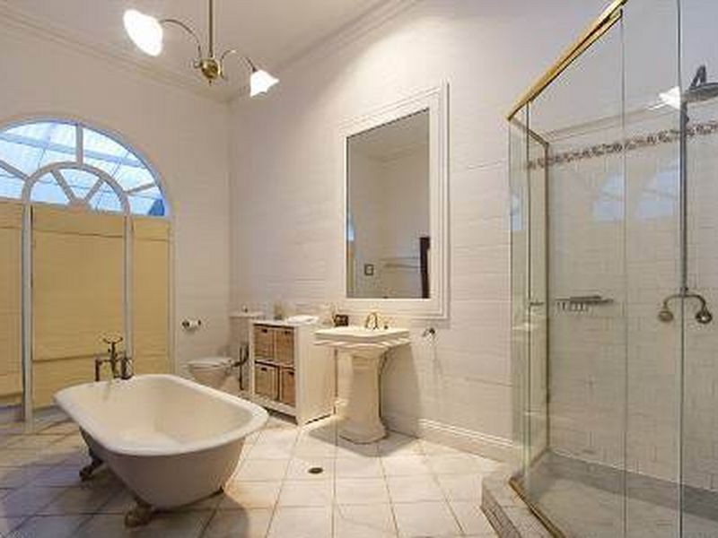 130 Airlie Road, Pullenvale QLD 4069