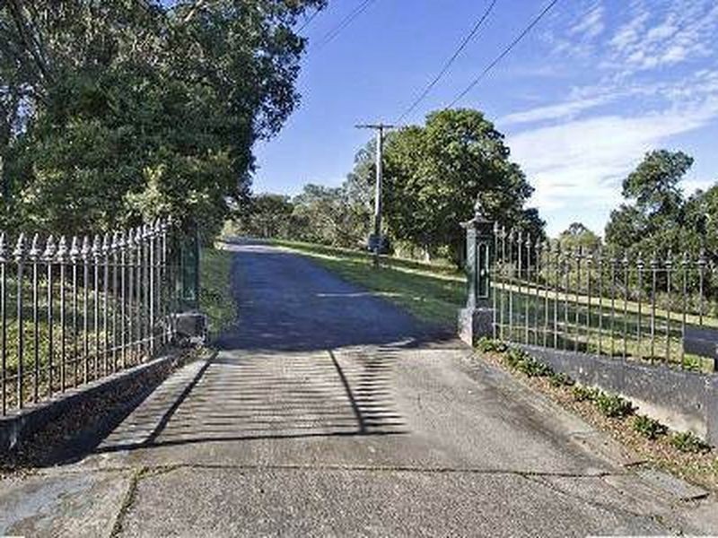 130 Airlie Road, Pullenvale QLD 4069