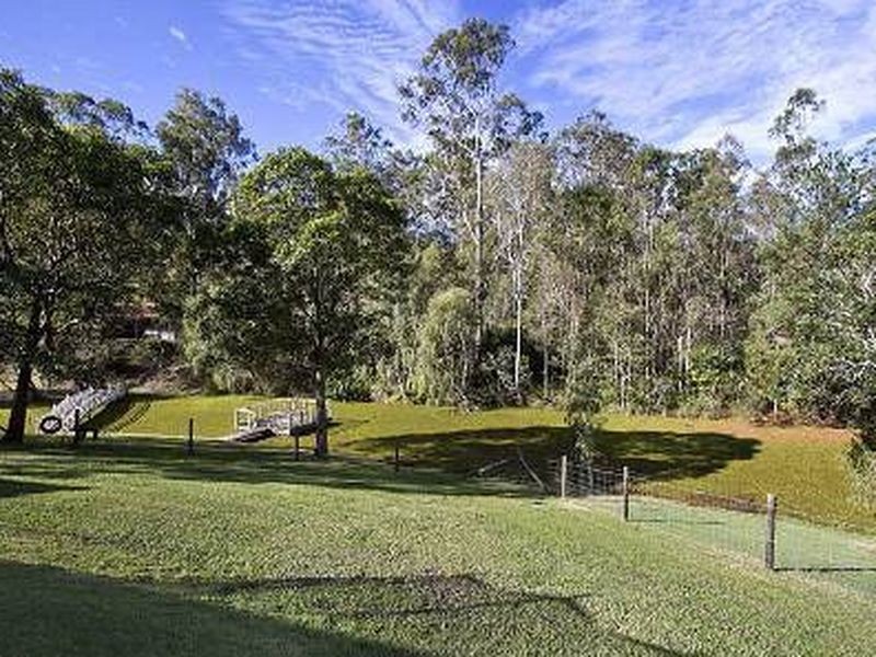 130 Airlie Road, Pullenvale QLD 4069