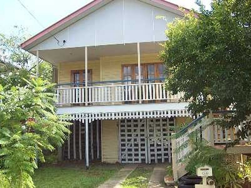 33 Essex Road, Indooroopilly QLD 4068