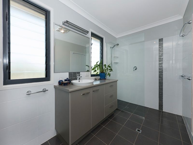 19 Everwood Street, Moggill QLD 4070