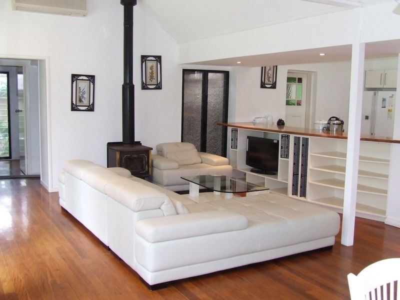 24 Acacia Ave, Graceville QLD 4075