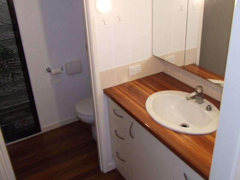 24 Acacia Ave, Graceville QLD 4075