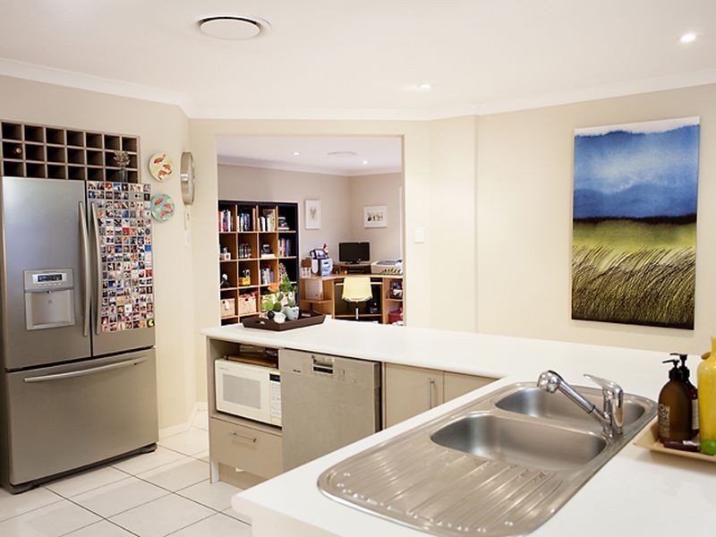 54 Westaway Crescent, Bellbowrie QLD 4070