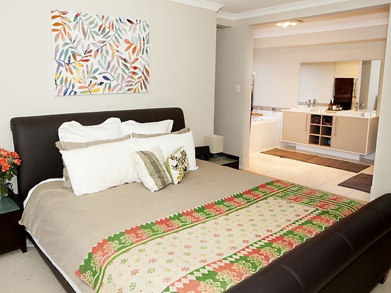 54 Westaway Crescent, Bellbowrie QLD 4070