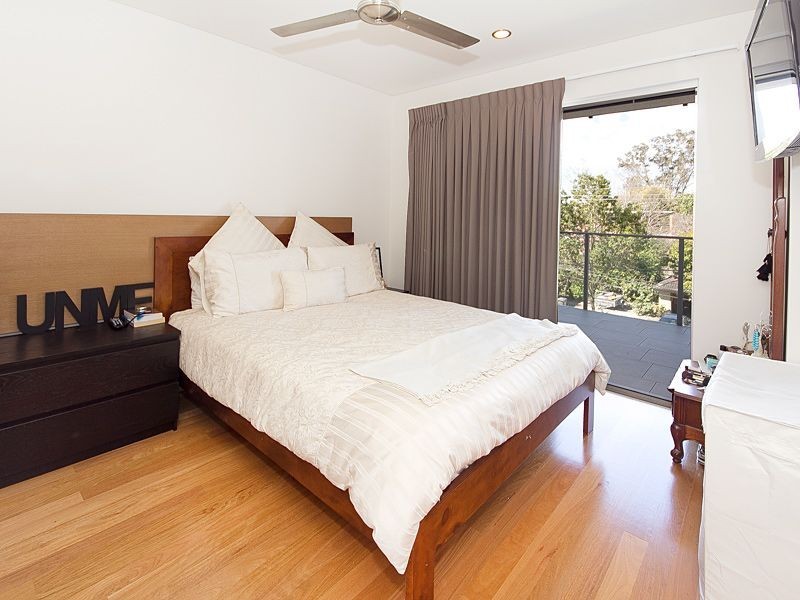 14/221 Sir Fred Schonell Drive, St Lucia QLD 4067