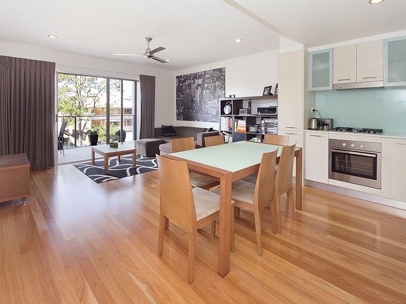 14/221 Sir Fred Schonell Drive, St Lucia QLD 4067