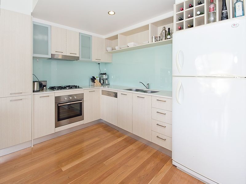 14/221 Sir Fred Schonell Drive, St Lucia QLD 4067