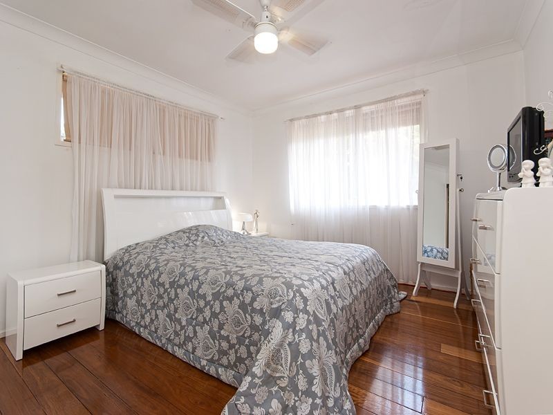 6 Marica Street, Bellbowrie QLD 4070