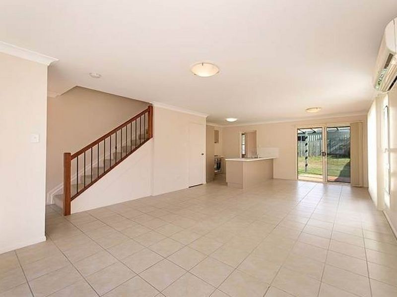 2/28 Golden Crest Place, Bellbowrie QLD 4070