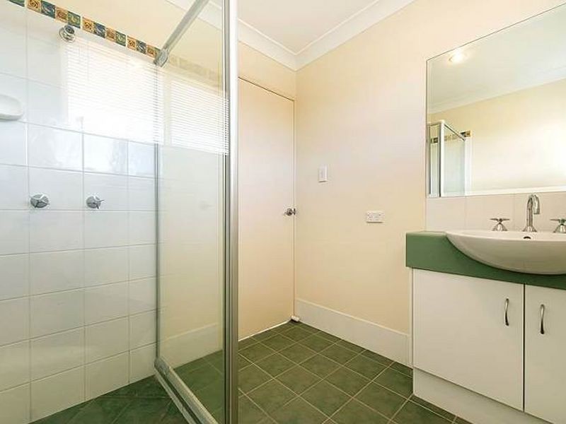2/28 Golden Crest Place, Bellbowrie QLD 4070