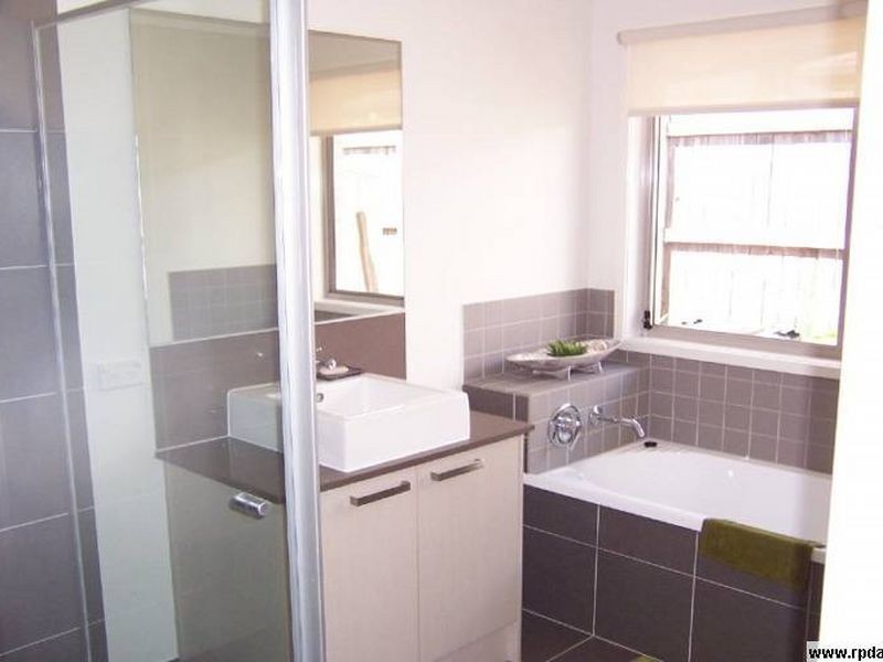 35 Rise Place, Moggill QLD 4070