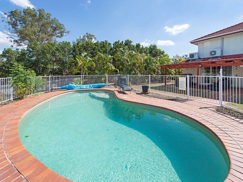 64 Pine County Place, Bellbowrie QLD 4070