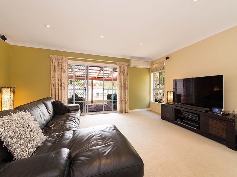 64 Pine County Place, Bellbowrie QLD 4070