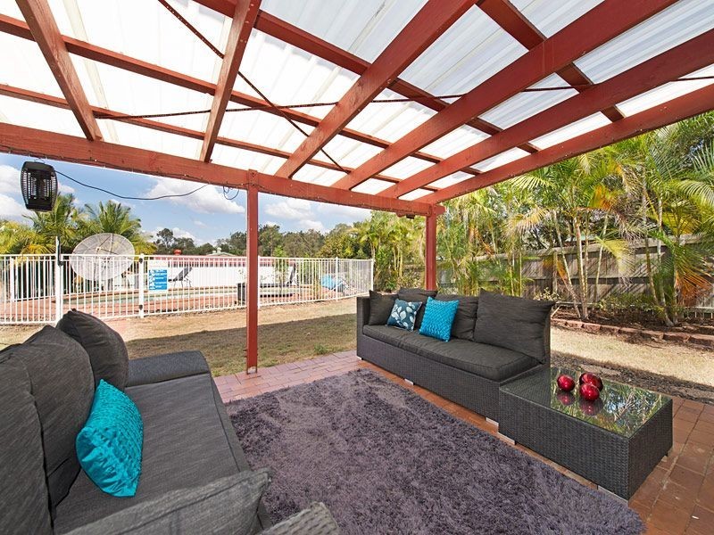 64 Pine County Place, Bellbowrie QLD 4070