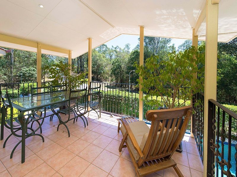 2 Ruth Miller Close, Fig Tree Pocket QLD 4069