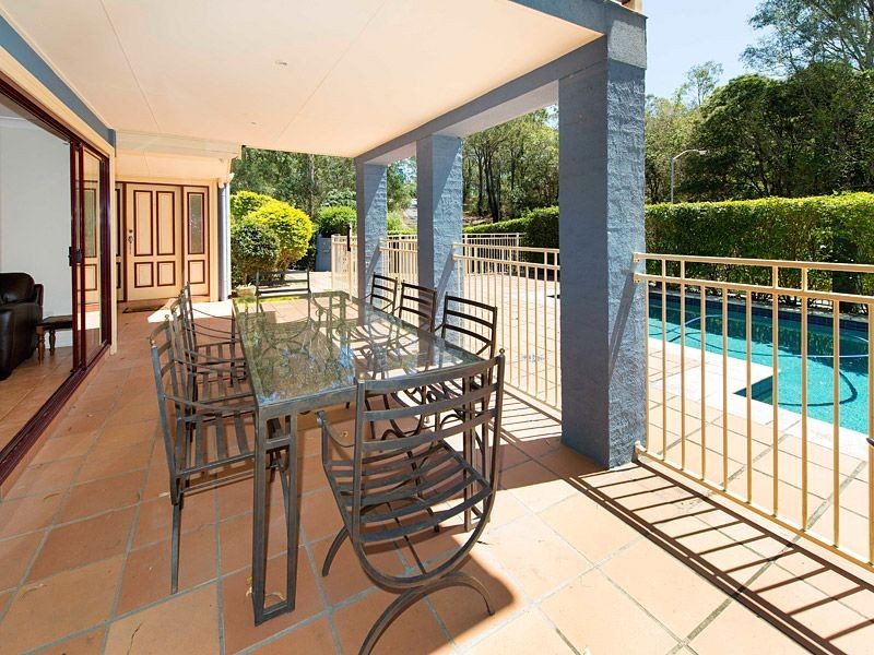 2 Ruth Miller Close, Fig Tree Pocket QLD 4069