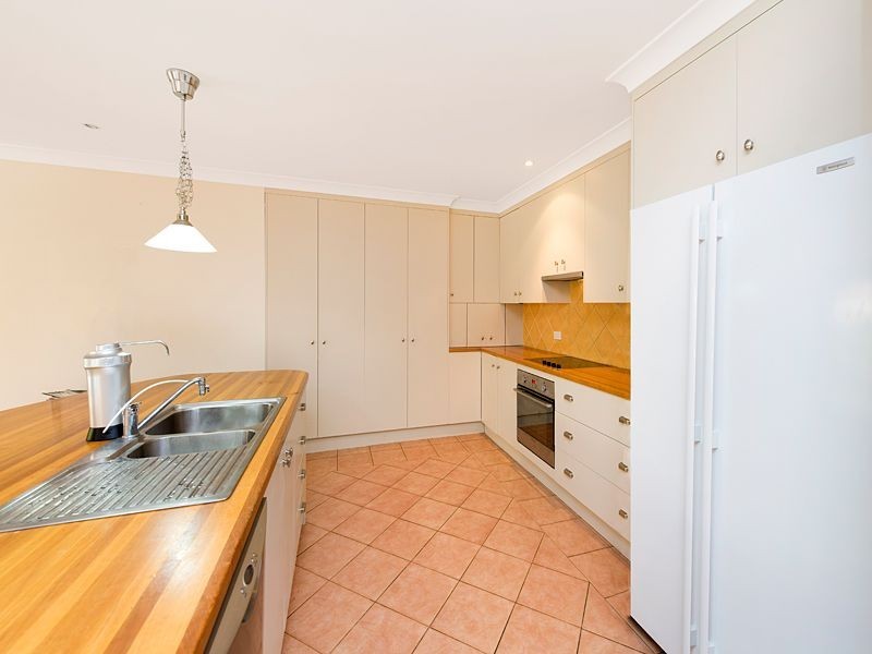2 Ruth Miller Close, Fig Tree Pocket QLD 4069