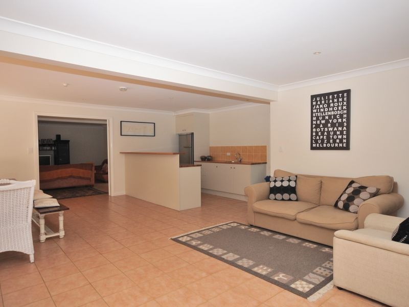 2 Ruth Miller Close, Fig Tree Pocket QLD 4069