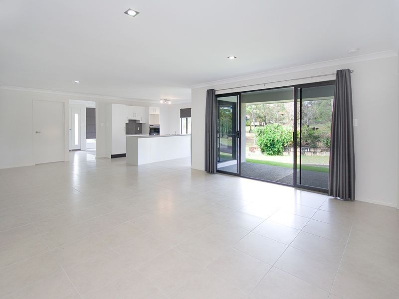 104 Fiddlewood Crescent, Bellbowrie QLD 4070