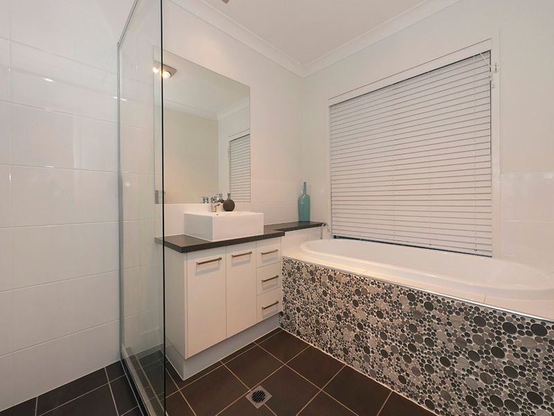 136 Paperbark Circuit, Moggill QLD 4070