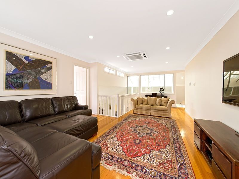 26 River Park Place, Fig Tree Pocket QLD 4069