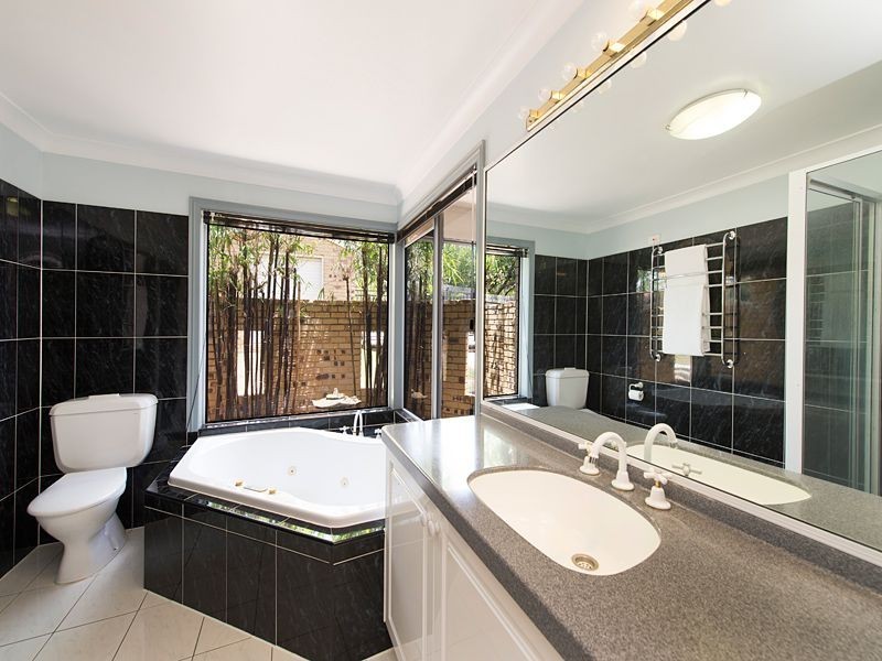 26 River Park Place, Fig Tree Pocket QLD 4069