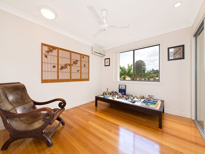 26 River Park Place, Fig Tree Pocket QLD 4069