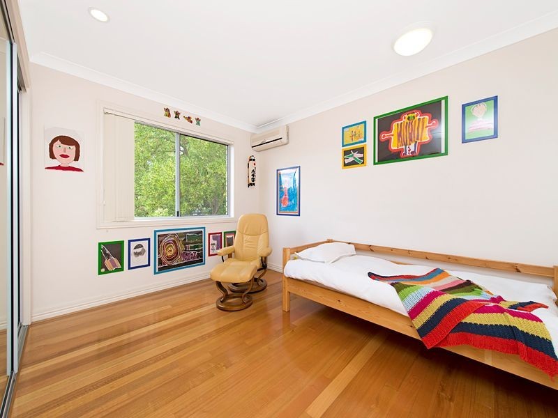 26 River Park Place, Fig Tree Pocket QLD 4069