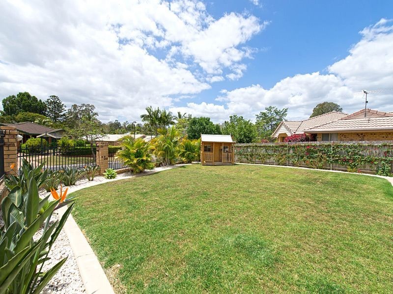 26 River Park Place, Fig Tree Pocket QLD 4069