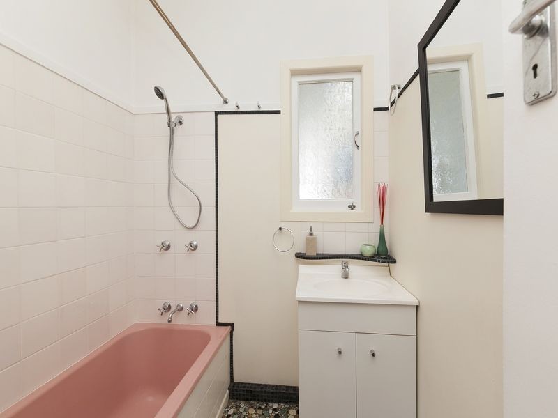 15 Tatong Street, Indooroopilly QLD 4068