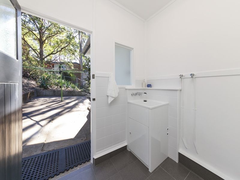 15 Tatong Street, Indooroopilly QLD 4068