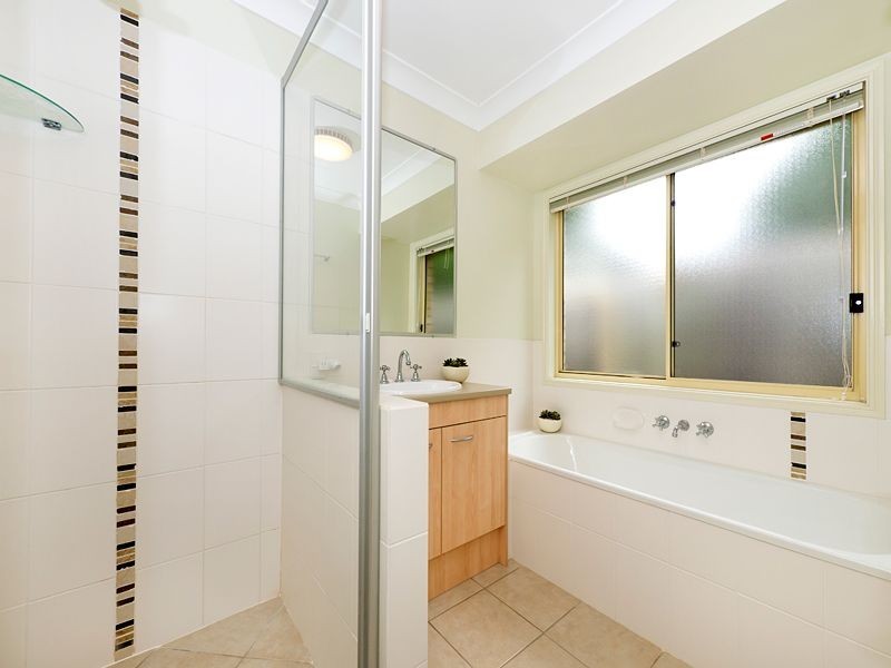 19 Nook Place, Moggill QLD 4070