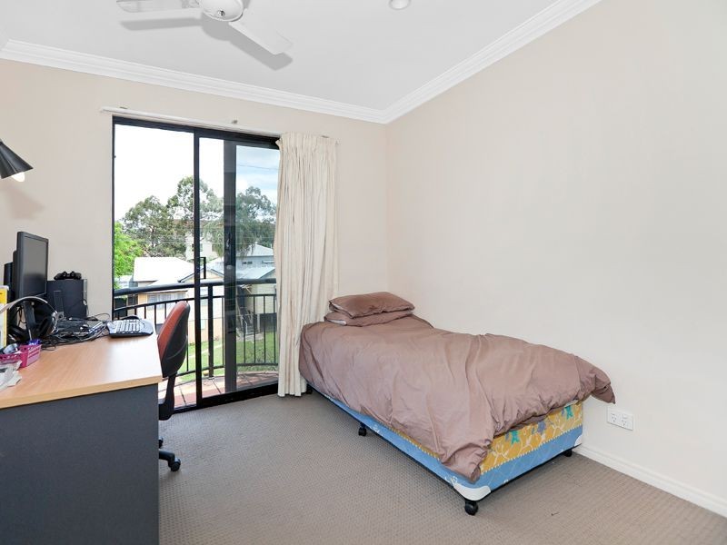 1/1 Laurence Street, St Lucia QLD 4067