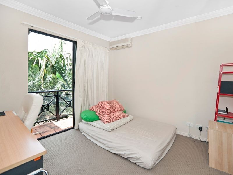 1/1 Laurence Street, St Lucia QLD 4067