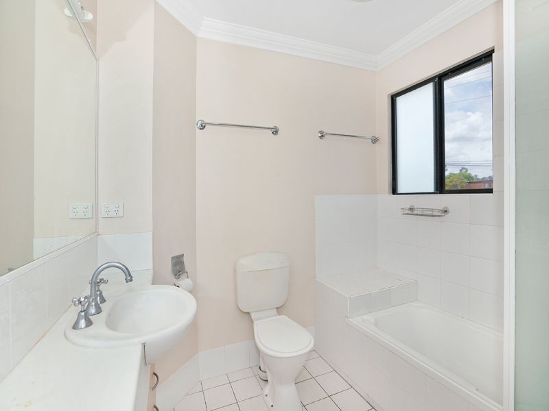 1/1 Laurence Street, St Lucia QLD 4067