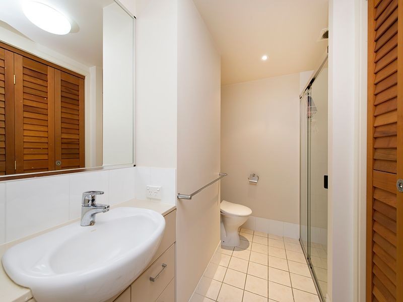 303/21 Patrick Lane, Toowong QLD 4066