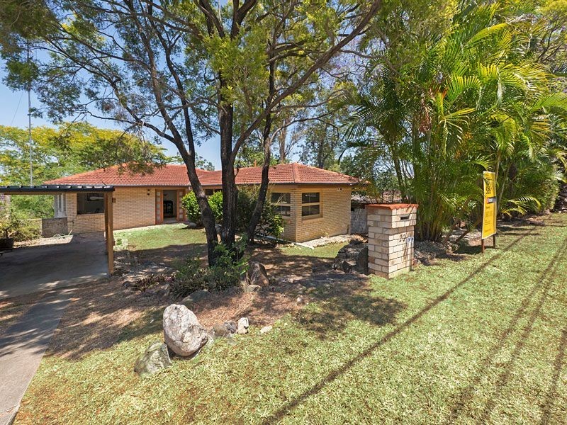 20 Pentlay Street, Kenmore QLD 4069