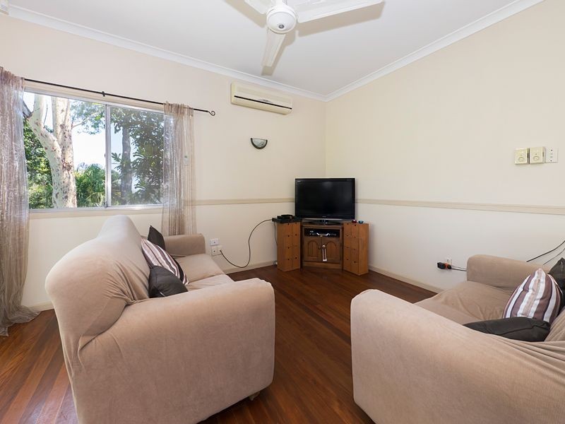 20 Pentlay Street, Kenmore QLD 4069