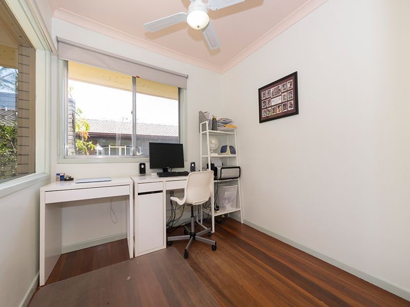 20 Pentlay Street, Kenmore QLD 4069