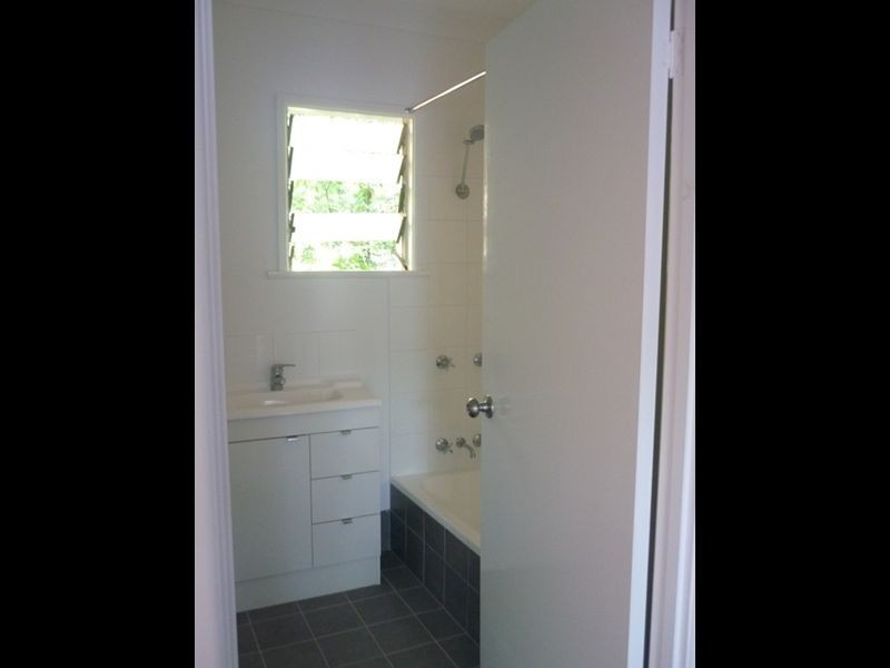 1/159 Sir Fred Schonell Drive, St Lucia QLD 4067