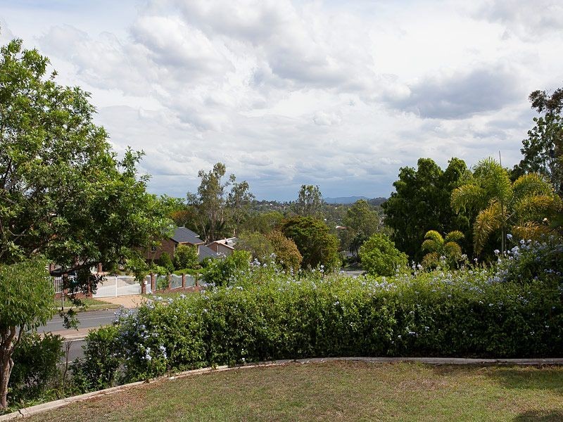 105 Arrabri Avenue, Mount Ommaney QLD 4074