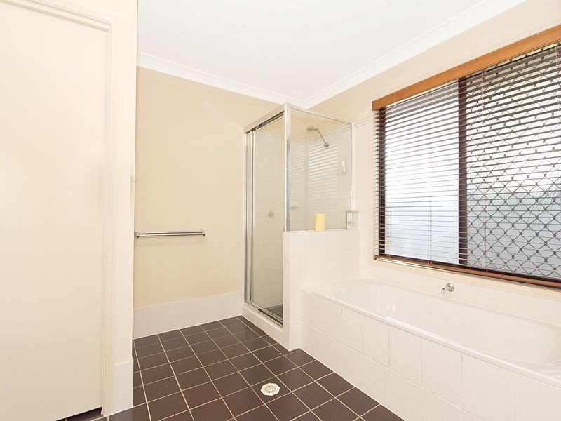 32 Brentwood Place, Moggill QLD 4070